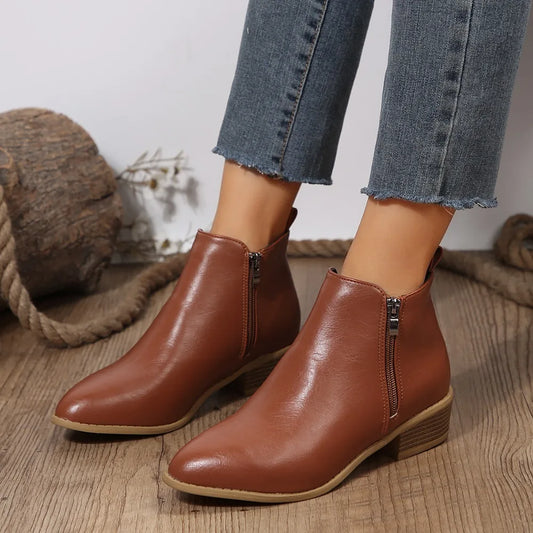 Claudia Women's Ankle Boots in a Leather Look with a Zip, photo 2