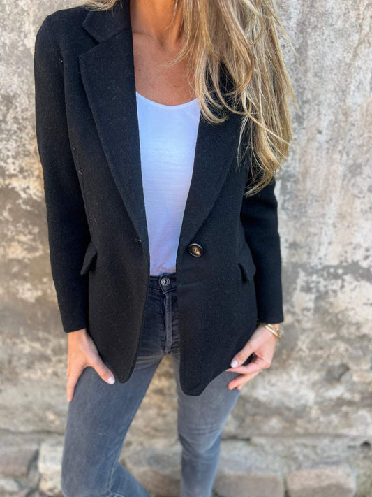 Mae Women's Blazer with Lapels with Buttons and Pockets, photo 2