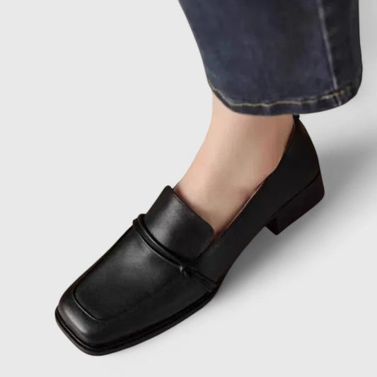 Briony Women's Loafers with a Flat Sole in Black, photo 2