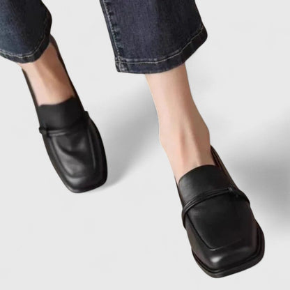 Briony Women's Loafers with a Flat Sole in Black, photo 4