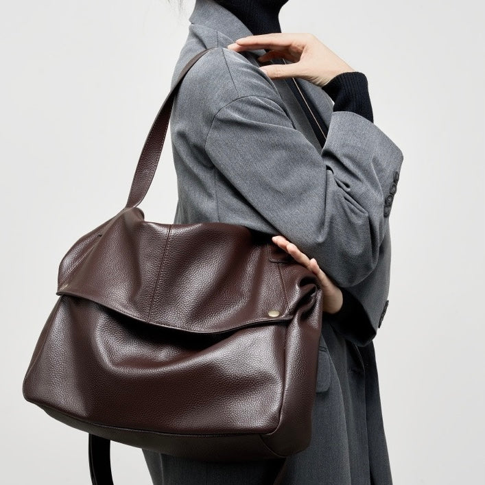 Gloria Women's Bag with a Zip and Pockets in Coffee, photo 3