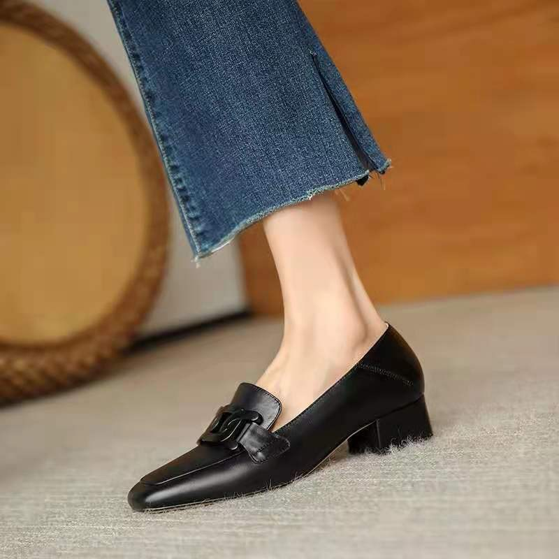 Julia Women's Block-Heel Pumps with a Pointed Toe, photo 3