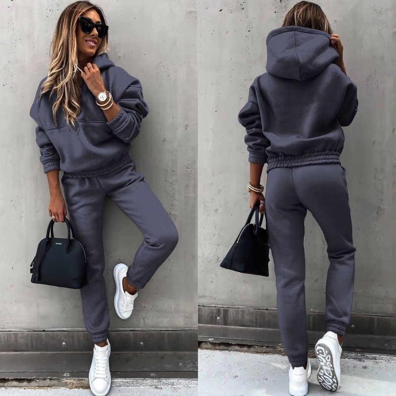 Maddie Women's Co-ord Set in Fleece in a Long Cut with Pockets, photo 3