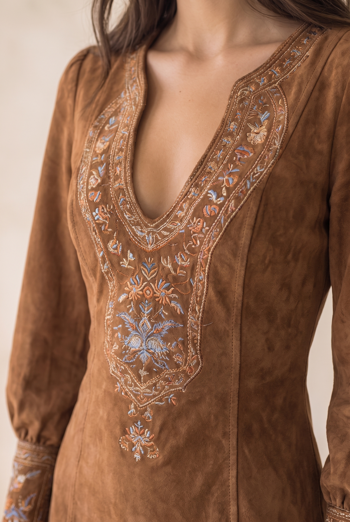 Marnie Women's Dress in a Suede Look with a V-neck, photo 4