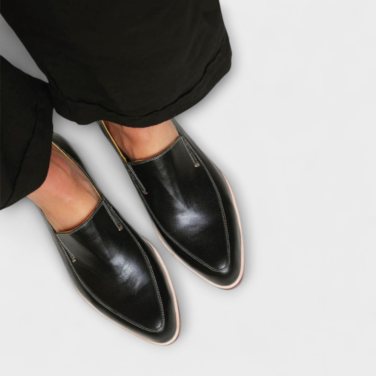 Meredith Women's Loafers with a Flat Sole in Black, photo 1