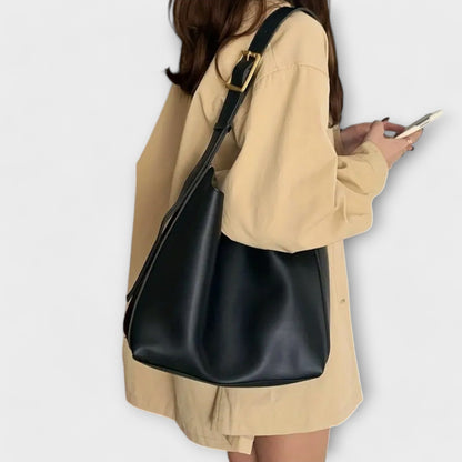 Nora Women's Bucket Shoulder Bag in a Leather Look, photo 6