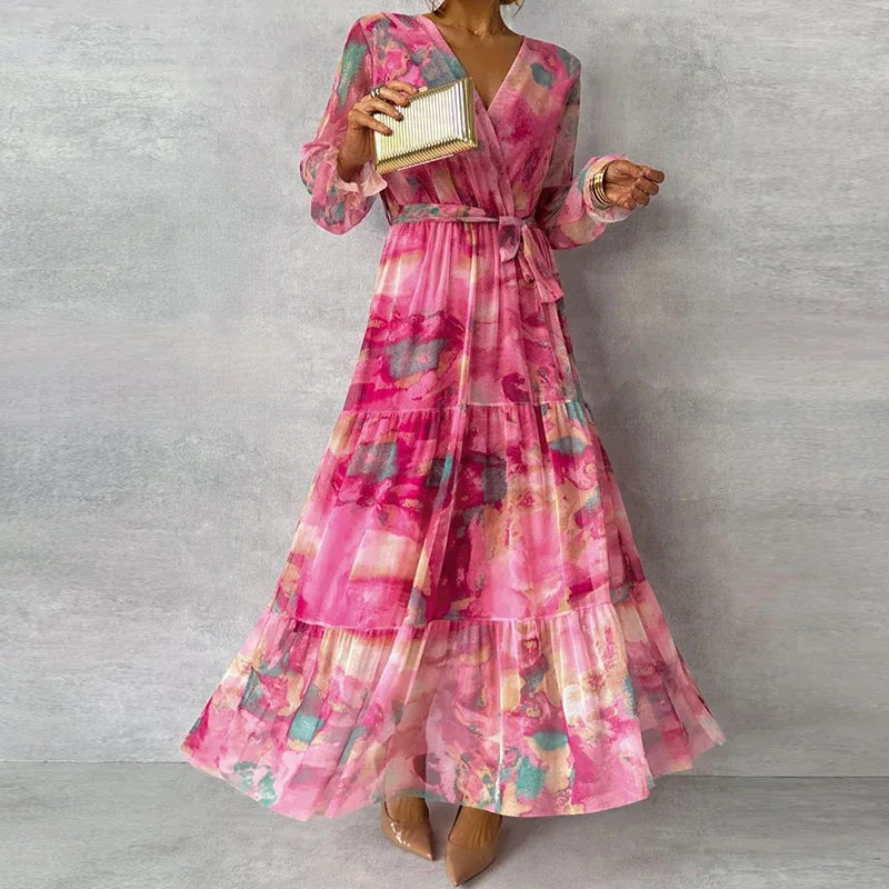 Sienna Women's Dress in a Relaxed Fit with a V-neck and a Floral Print, photo 1