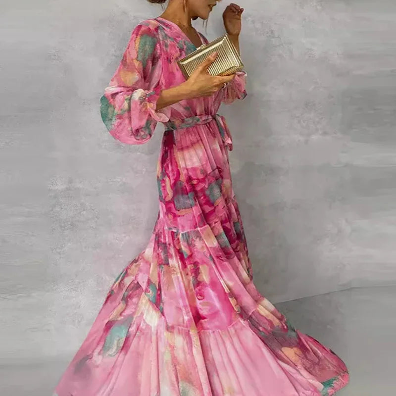 Sienna Women's Dress in a Relaxed Fit with a V-neck and a Floral Print, photo 3